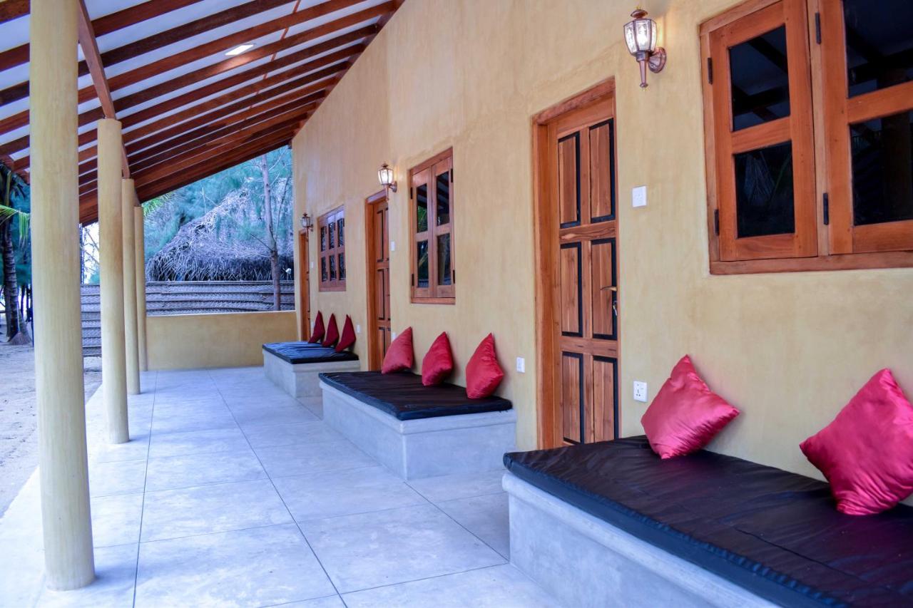 Omeesha Beach Hotel Kalpitiya Luaran gambar